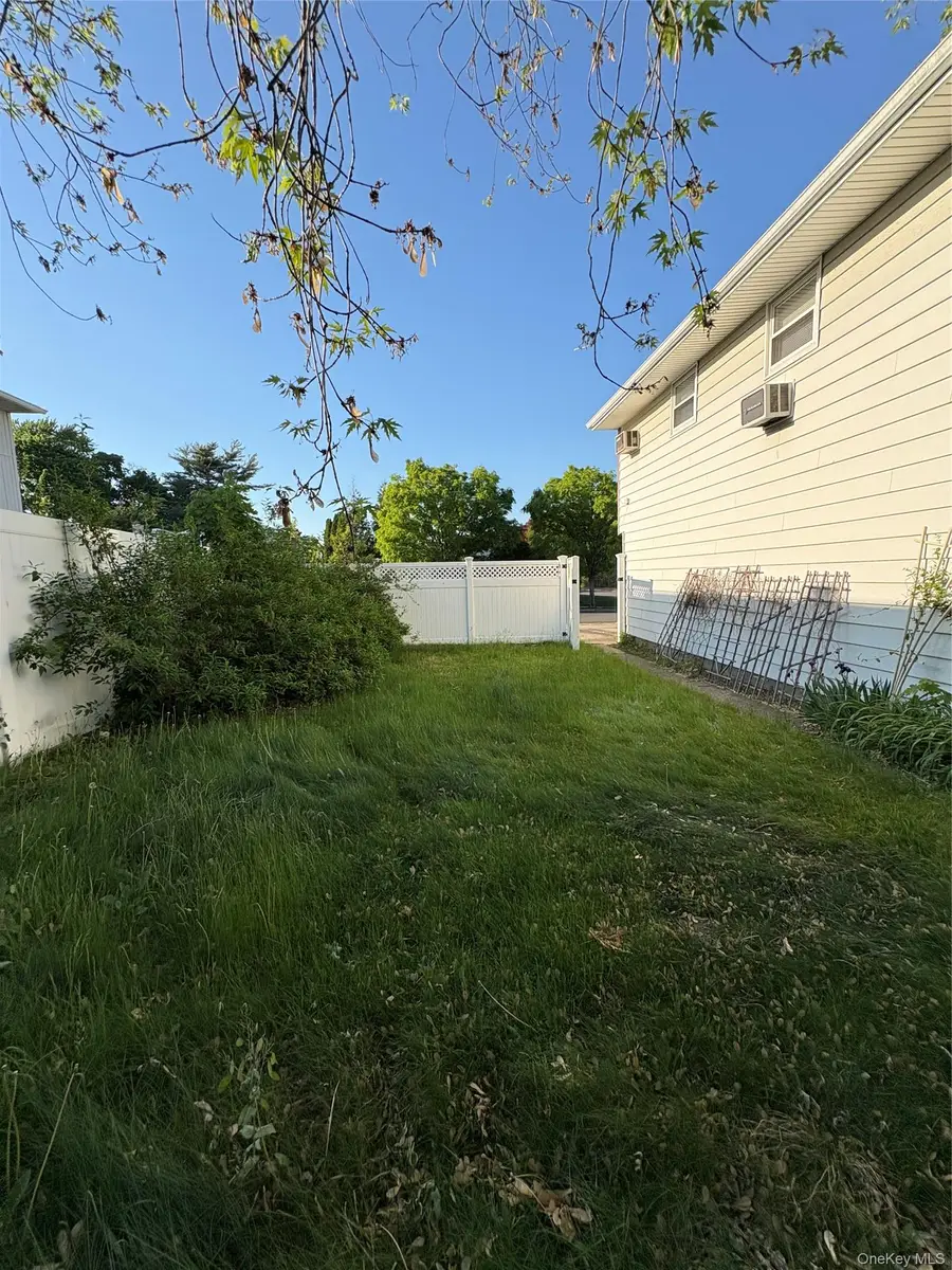 5 Skellington Road, Plainview, NY 11803 - #3