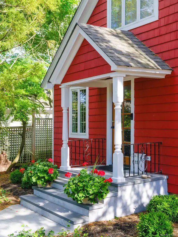 175 AKA 611 Maple Street, Greenport, NY 11944