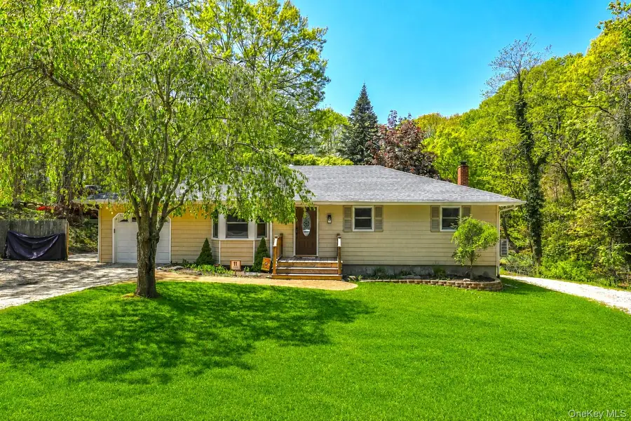 11 Oakwood Drive, Wading River, NY 11792 - #2