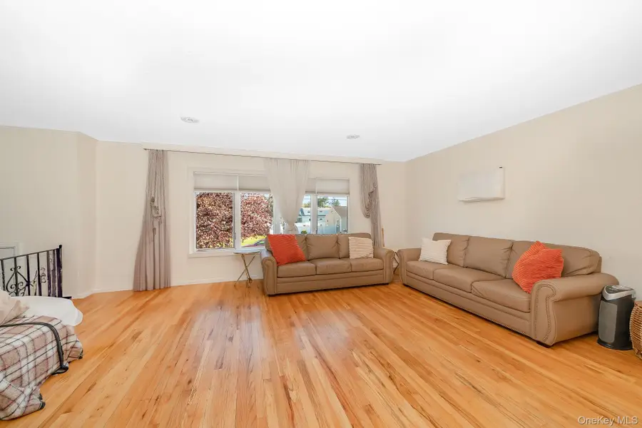 495 Windmill Avenue, West Babylon, NY 11704 - #2