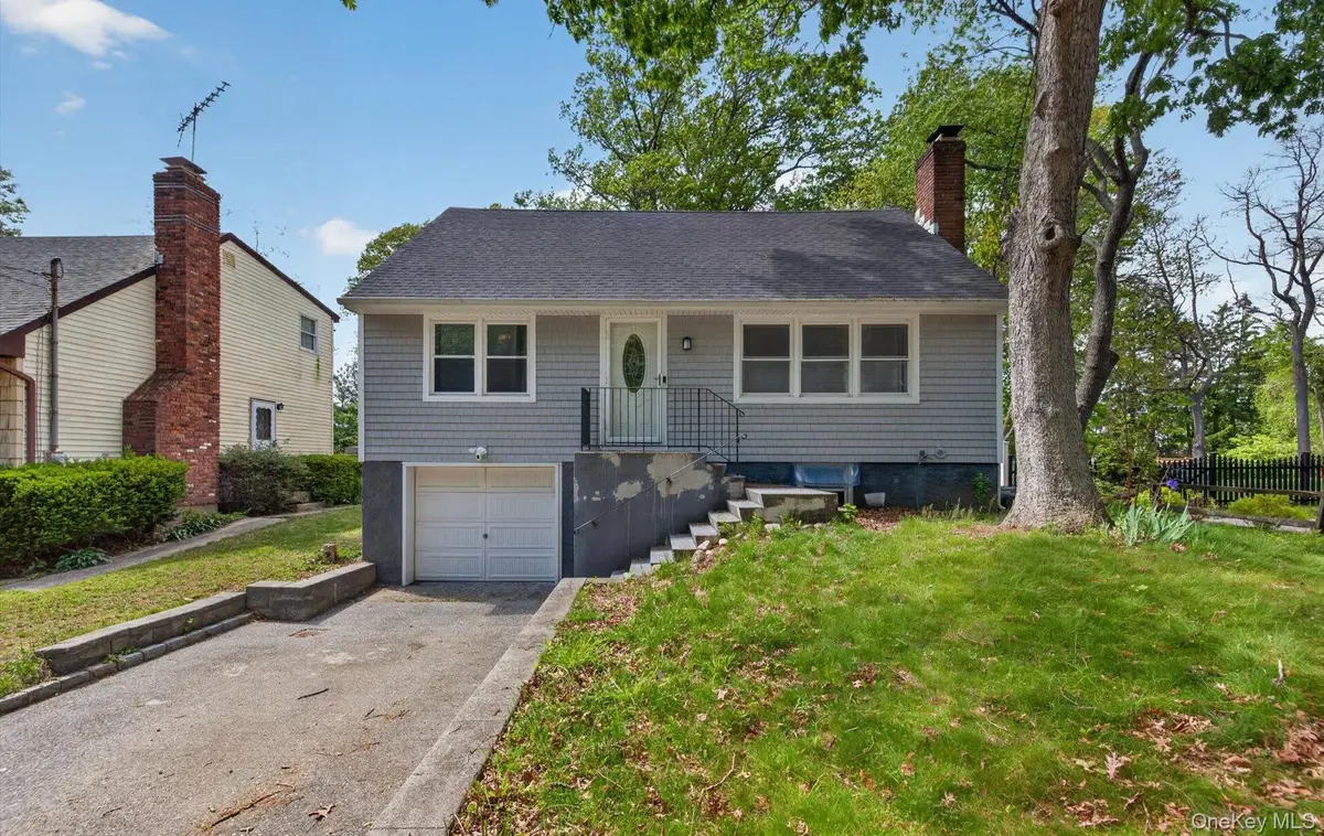 15 Bergen Court, Huntington Station, NY 11746 - #1