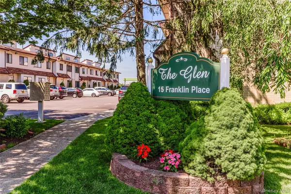 15 Franklin Place #15, Oceanside, NY 11572