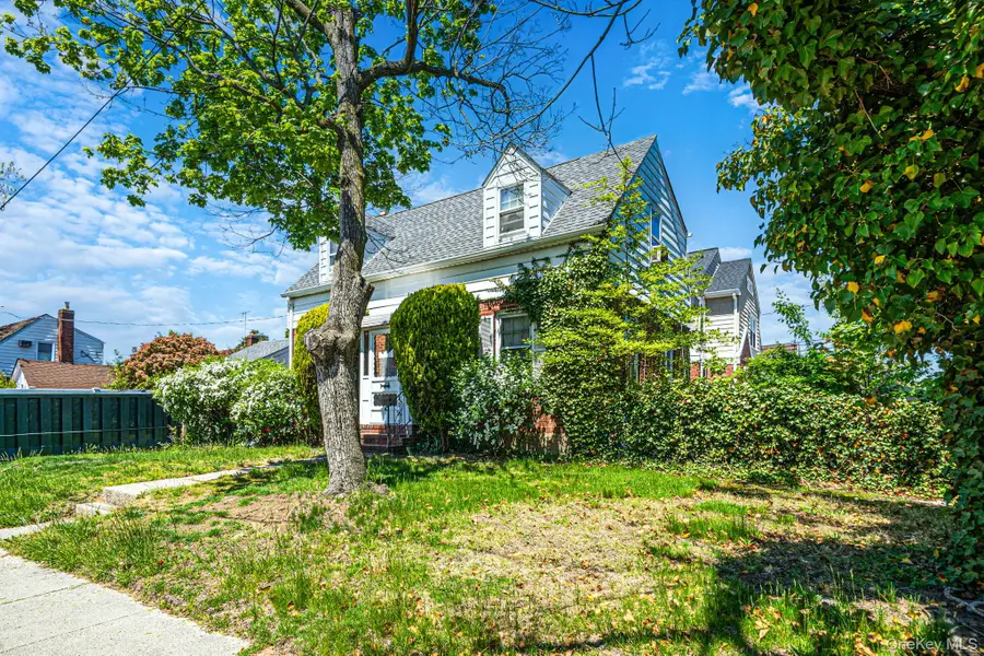 140 Freeman Avenue, Elmont, NY 11003 - #2