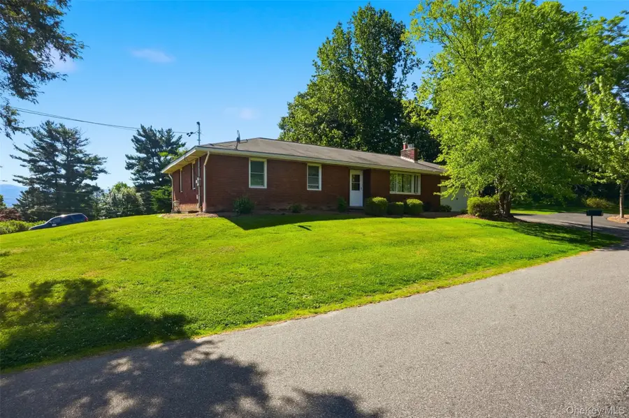 5 Oak Ridge Drive, New Windsor, NY 12553 - #2