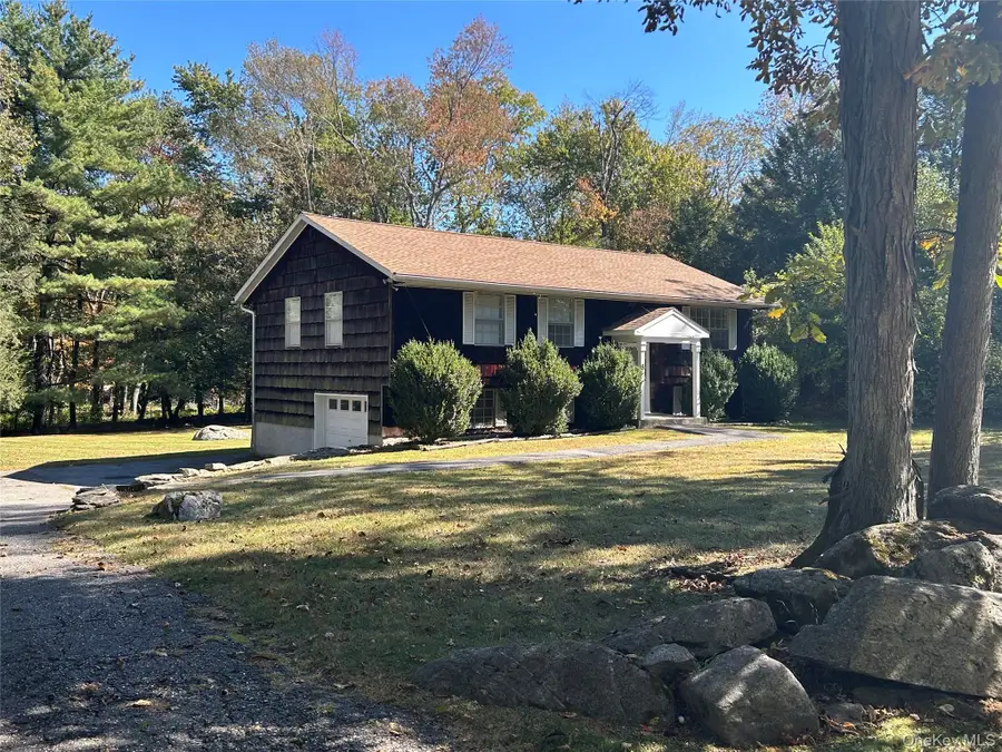 8 Center Road, Carmel, NY 10512 - Image #2