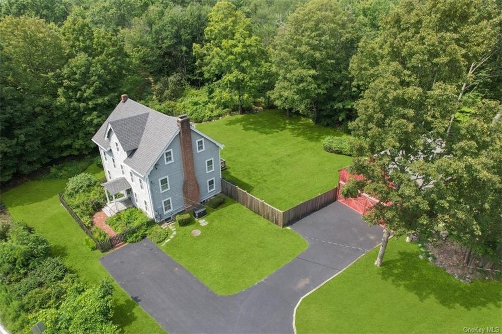 319 Oscawana Lake Road, Putnam Valley, NY 10579 BHGRE