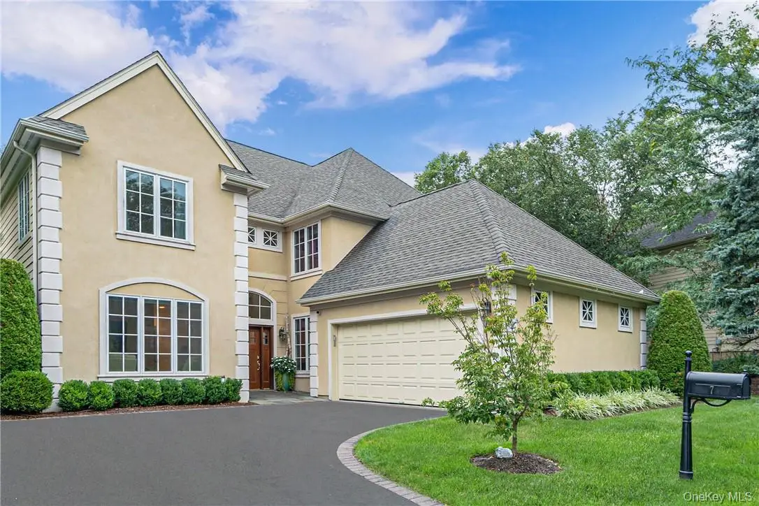 7 Stony Gate Oval, New Rochelle, NY 10804 - Image #1