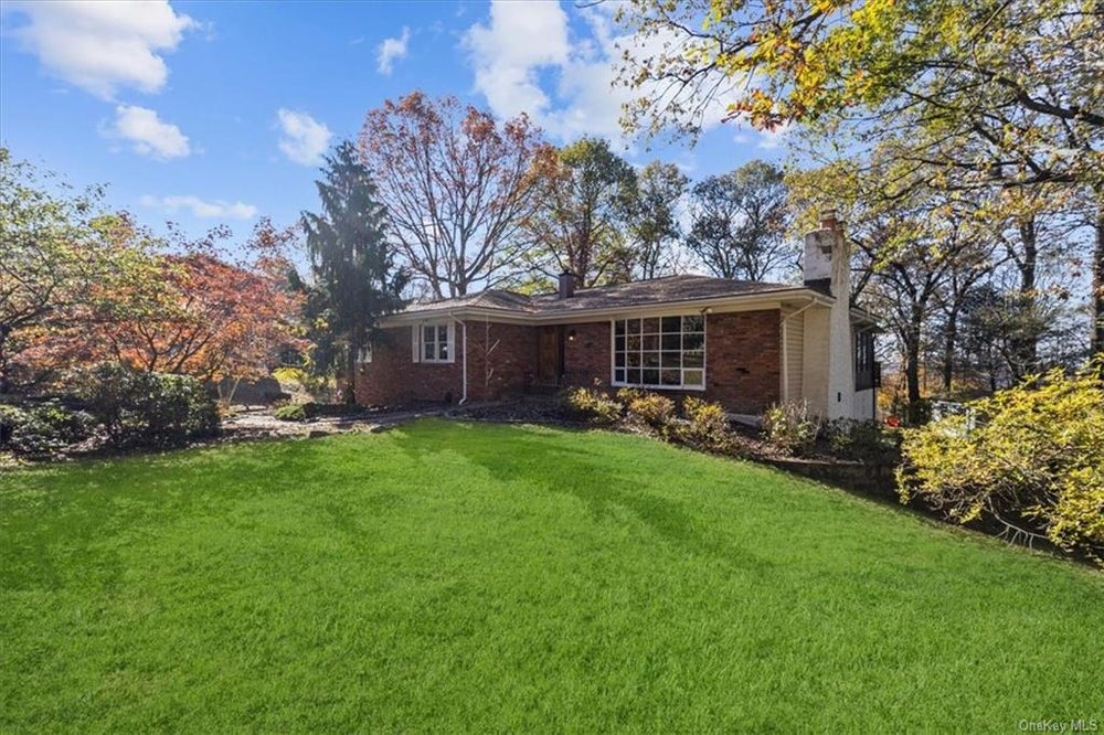 12 Alpine Drive, Hopewell Junction, NY 12533 BHGRE