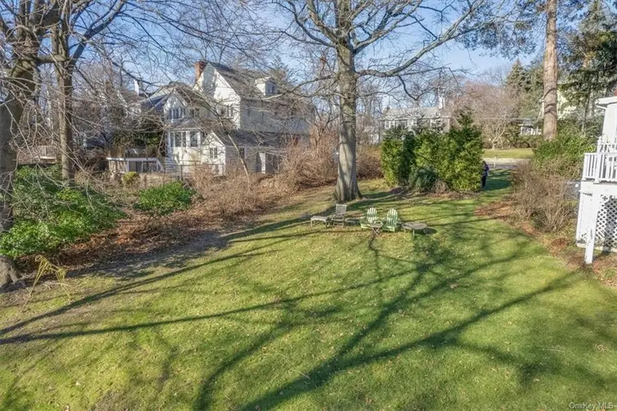 729 Stuart Avenue, Mamaroneck, NY 10543 - Image #3