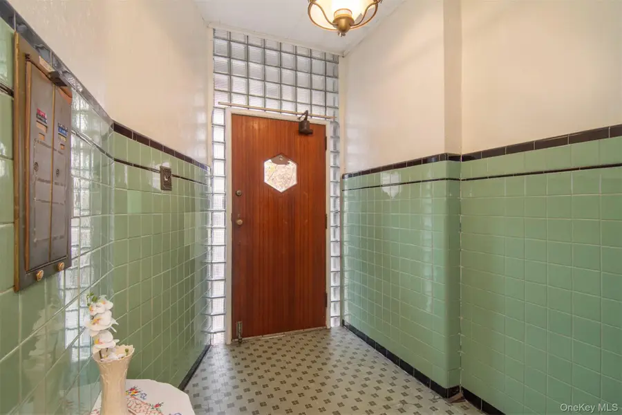 1087 Pierce Avenue, Bronx, NY 10461 - Image #3