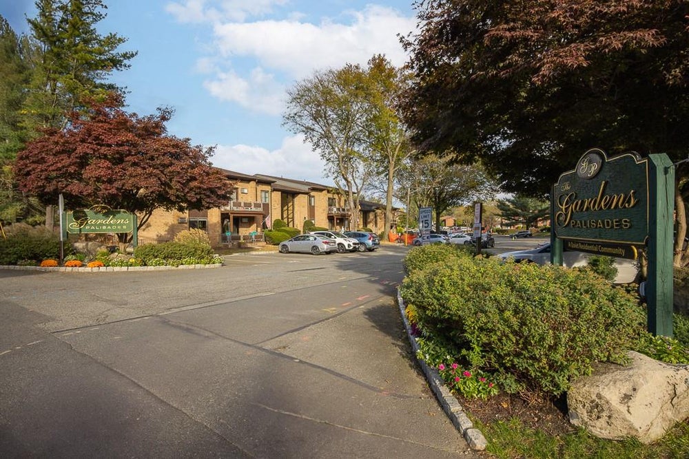 370 Skyline Drive, Pomona, NY 10970 BHGRE