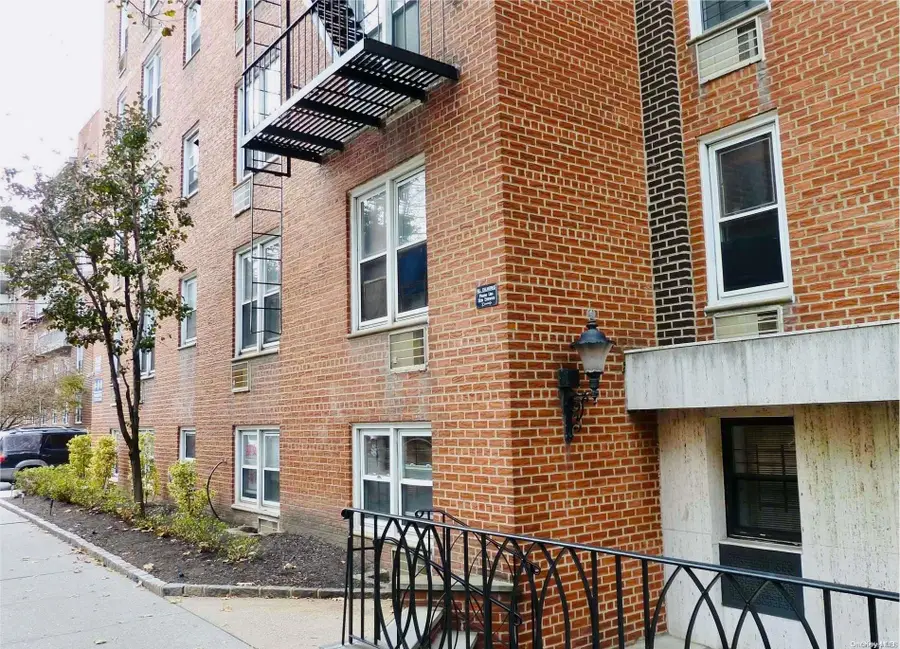 142-15 Franklin Avenue #3J, Flushing, NY 11355 - #2