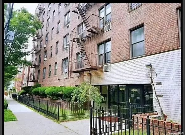 14943 35th Avenue #3I, Flushing, NY 11354