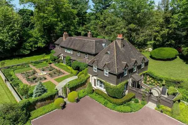 285 Piping Rock Road, Locust Valley, NY 11560