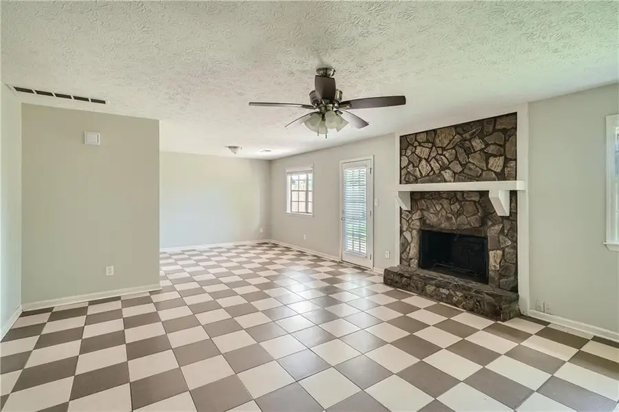 301 Deerfield Drive, Jonesboro, GA 30238 - Image #2