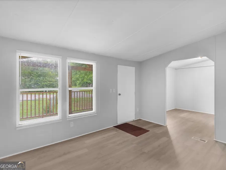 112 Skyland Drive E, Locust Grove, GA 30248 - Image #2