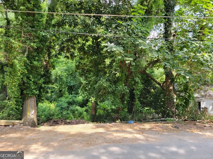 2001 Arlington Circle Nw, Atlanta, GA 30318 - Image #2