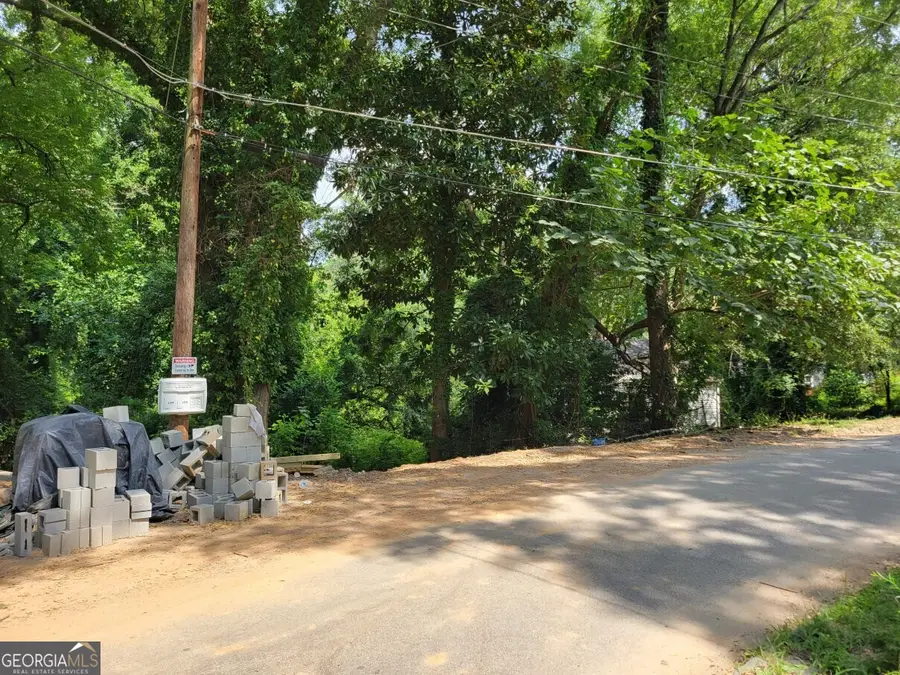 2001 Arlington Circle Nw, Atlanta, GA 30318 - Image #3