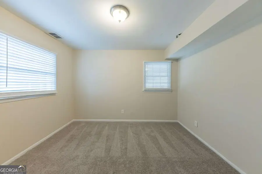 3390 Glenview Circle Sw, Atlanta, GA 30331 - Image #2
