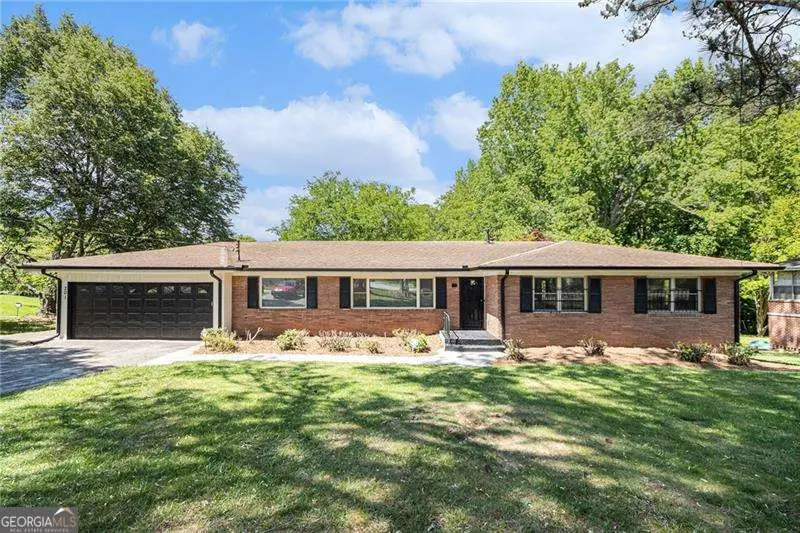 201 E Simon Terrace Nw, Atlanta, GA 30318 - Image #1