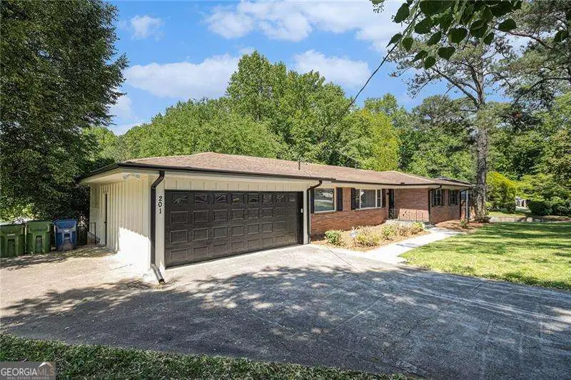 201 E Simon Terrace Nw, Atlanta, GA 30318 - Image #2