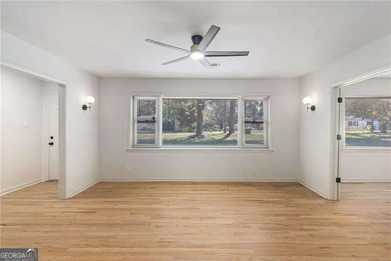 201 E Simon Terrace Nw, Atlanta, GA 30318 - Image #3