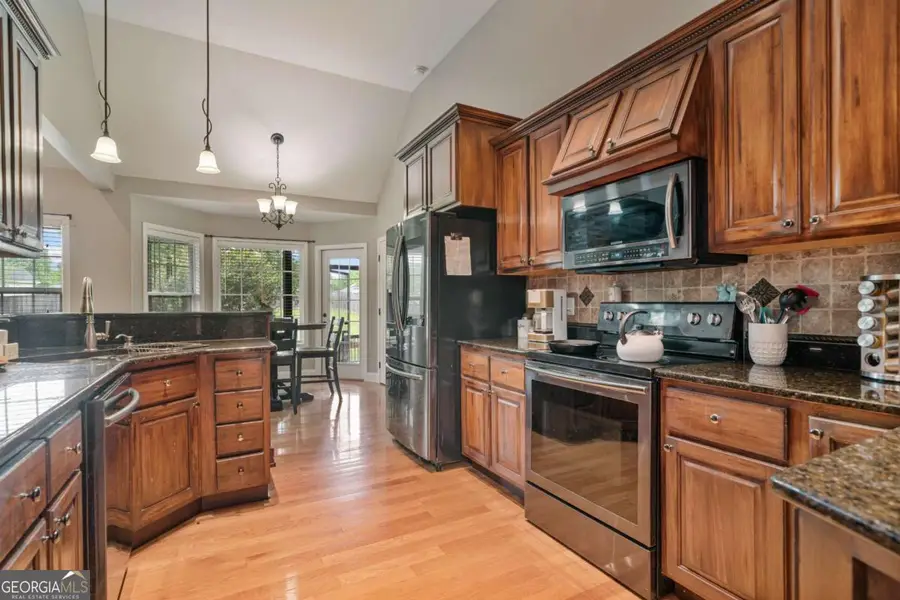 166 Woodford Way Se, Calhoun, GA 30701 - Image #2