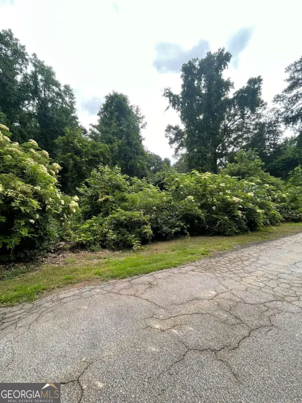 2855 Thompson Circle, Decatur, GA 30034