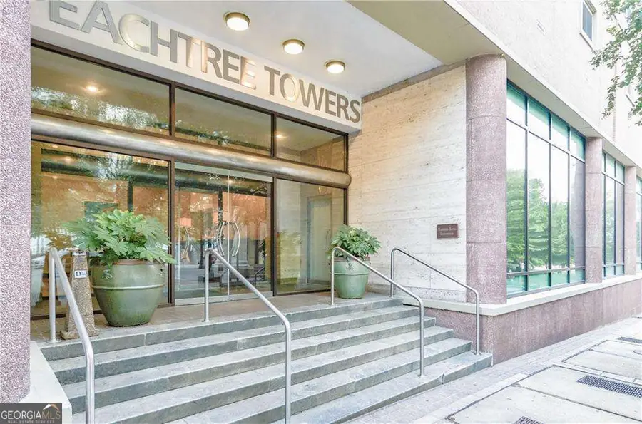 300 Peachtree Street #APT 9D, Atlanta, GA 30308 - Image #2