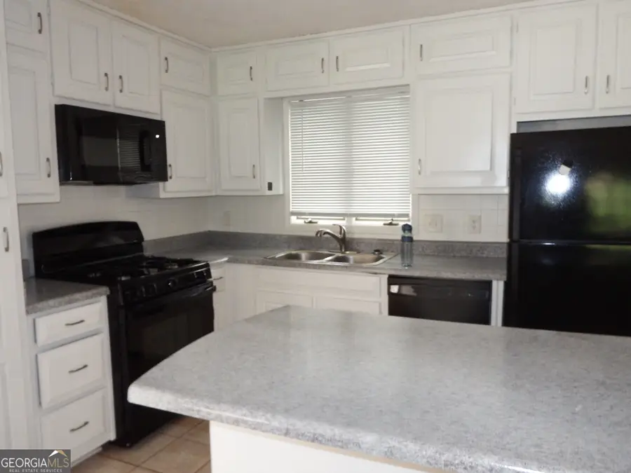 1548 Stoneleigh Way, Stone Mountain, GA 30088 - Image #3