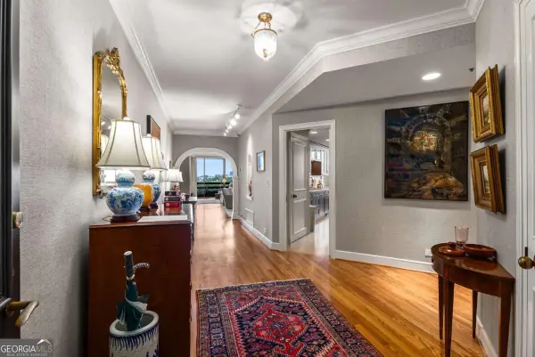 2660 Peachtree Road Nw #16F, Atlanta, GA 30305