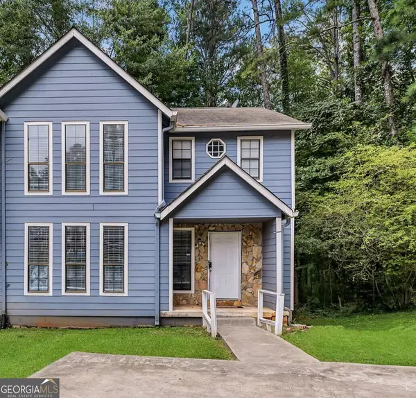 824 Brandy Oaks Lane, Stone Mountain, GA 30088