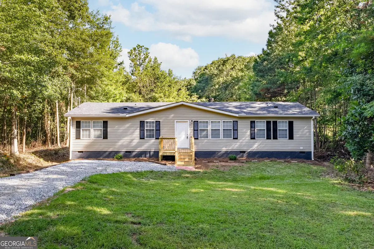 181 Cherry Circle, Hartwell, GA 30643 - Image #1
