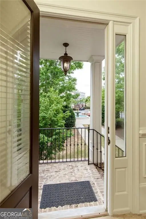 956 Persimmon Point Ne, Sandy Springs, GA 30328 - Image #3