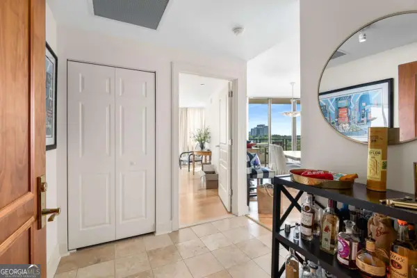 700 Park Regency Place Ne #1906, Atlanta, GA 30326