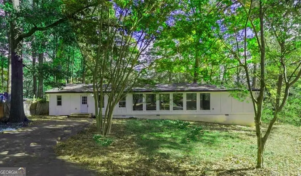 5928 Dogwood Drive Se, Acworth, GA 30102 - Image #1