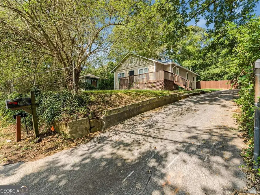 15 Johnson Road Nw, Atlanta, GA 30318 - Image #2