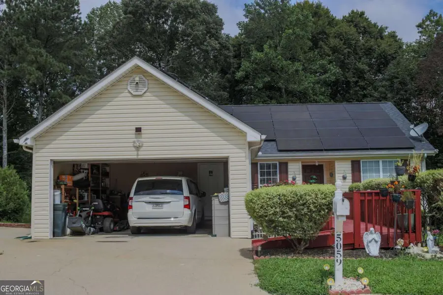 5059 Lancashire Court, Flowery Branch, GA 30542 - Image #2