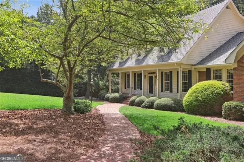 527 N Saint Marys Lane Nw, Marietta, GA 30064 - Image #2
