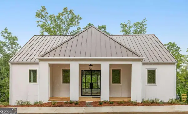 1064 Lupo Loop, Chattahoochee Hills, GA 30268