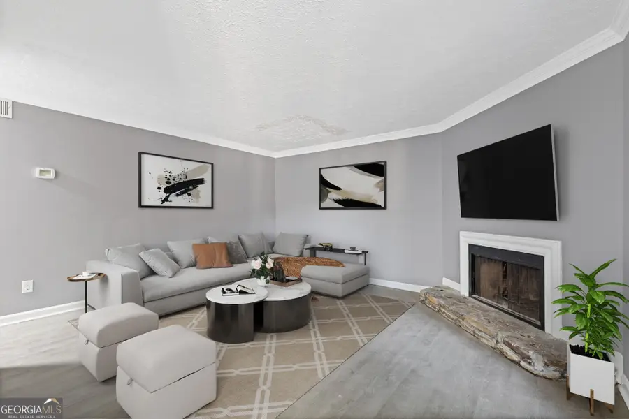 836 Lake Hollow Boulevard Sw, Marietta, GA 30064 - Image #2