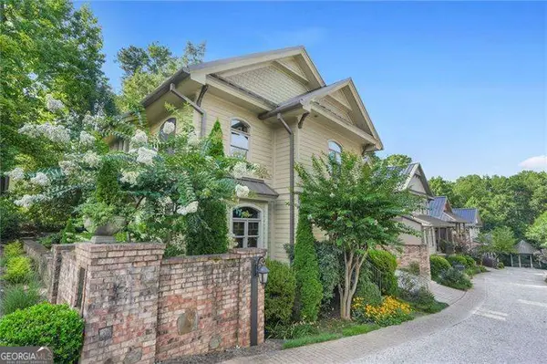 105 Weatherford Place, Roswell, GA 30075