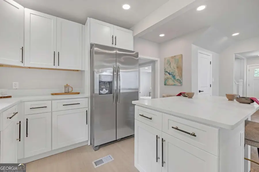 656 S Elizabeth Place Nw, Atlanta, GA 30318 - Image #2