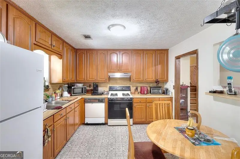 4596 Mossy Lane, Lilburn, GA 30047 - Image #3