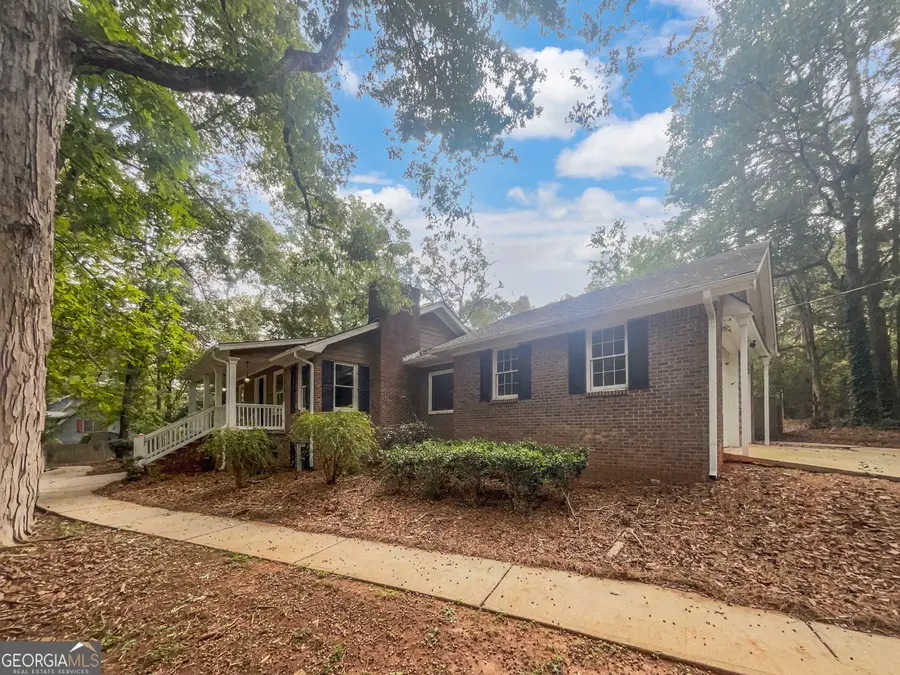 121 Northwoods Road, Sharpsburg, GA 30277 - Image #2