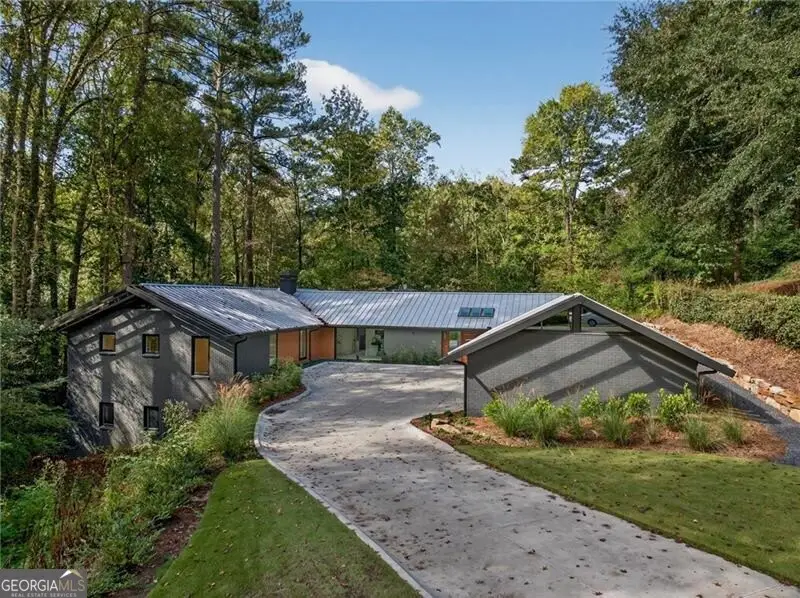 585 Amberidge Trail, Atlanta, GA 30328 - Image #2