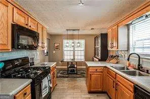 9899 Vista Circle, Union City, GA 30291 - Image #3