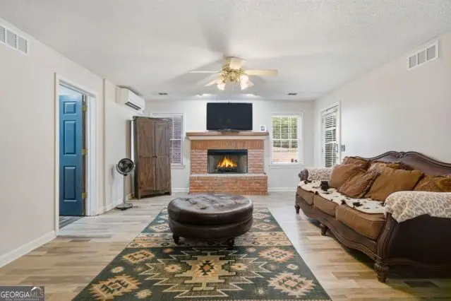 2638 Waters Edge Drive, Gainesville, GA 30504 - Image #3