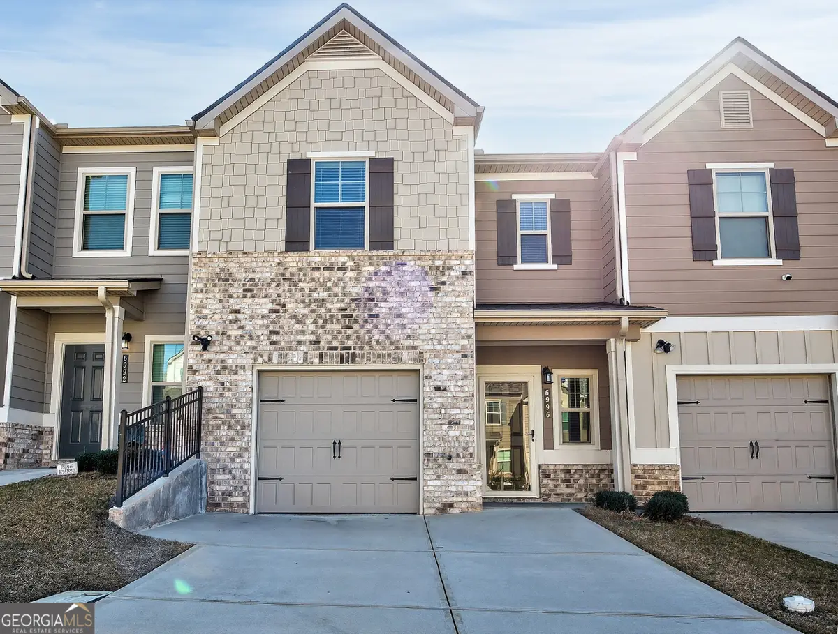 6996 Zaniah Road Sw, Atlanta, GA 30331 - Image #1