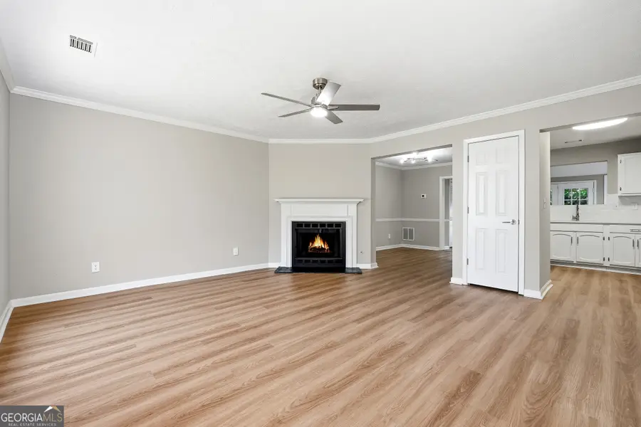 5651 Wells Circle, Stone Mountain, GA 30087 - Image #2